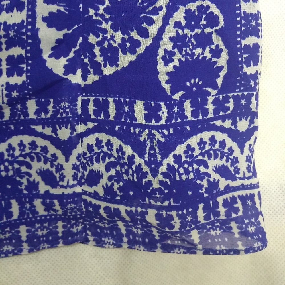 Nanette Lepore
Printed Silk Split-Neck Top Large - Picture 8 of 10